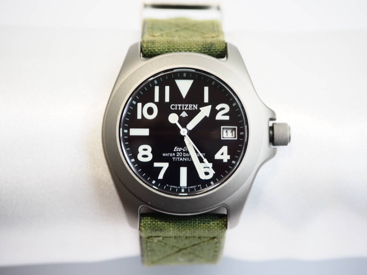 稼働品★CITIZEN/シチズン★Eco-Drive/エコドライブ TITANIUM [7878-H16714] 腕時計 黒文字盤 ベルトカラー:カーキ/緑★アクセサリー 55891