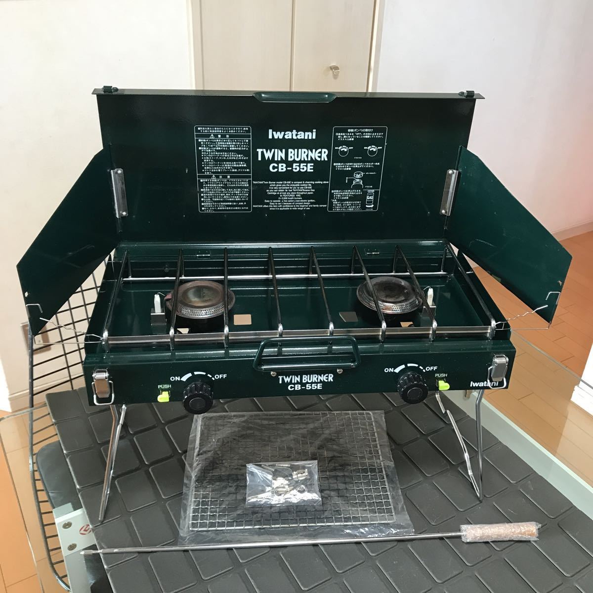 新品未使用品　イワタニ CB-55E ツインバーナー ツーバーナー Kaysun General Trading LLC.