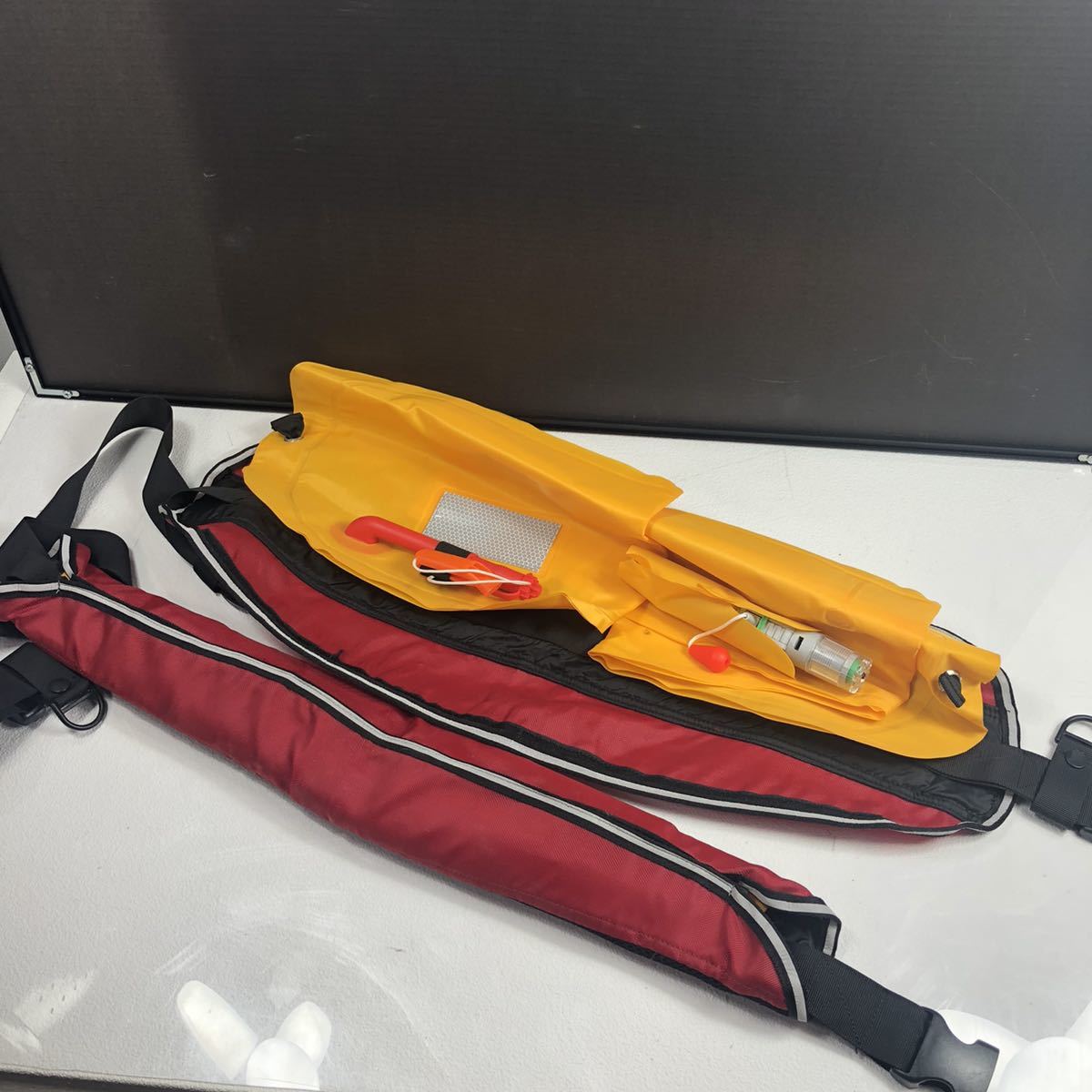 手動式 Eyson ライフジャケット ウエスト 腰巻 ベルトタイプ 救命胴衣 釣り手動膨張/自動膨張式 インフレー　2本セット