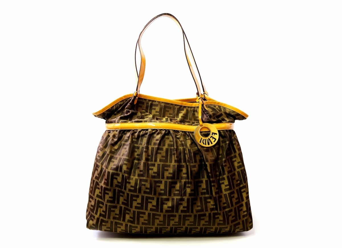 【定番人気，100%新品】 フェンディ ズッカ トートバッグ ハンドバッグ イエロー 黄色系 ナイロン エナメル(トートバッグ)｜売買されたオークション情報、yahooの商品情報をアーカイブ公開 - オークファン かばん、バッグ