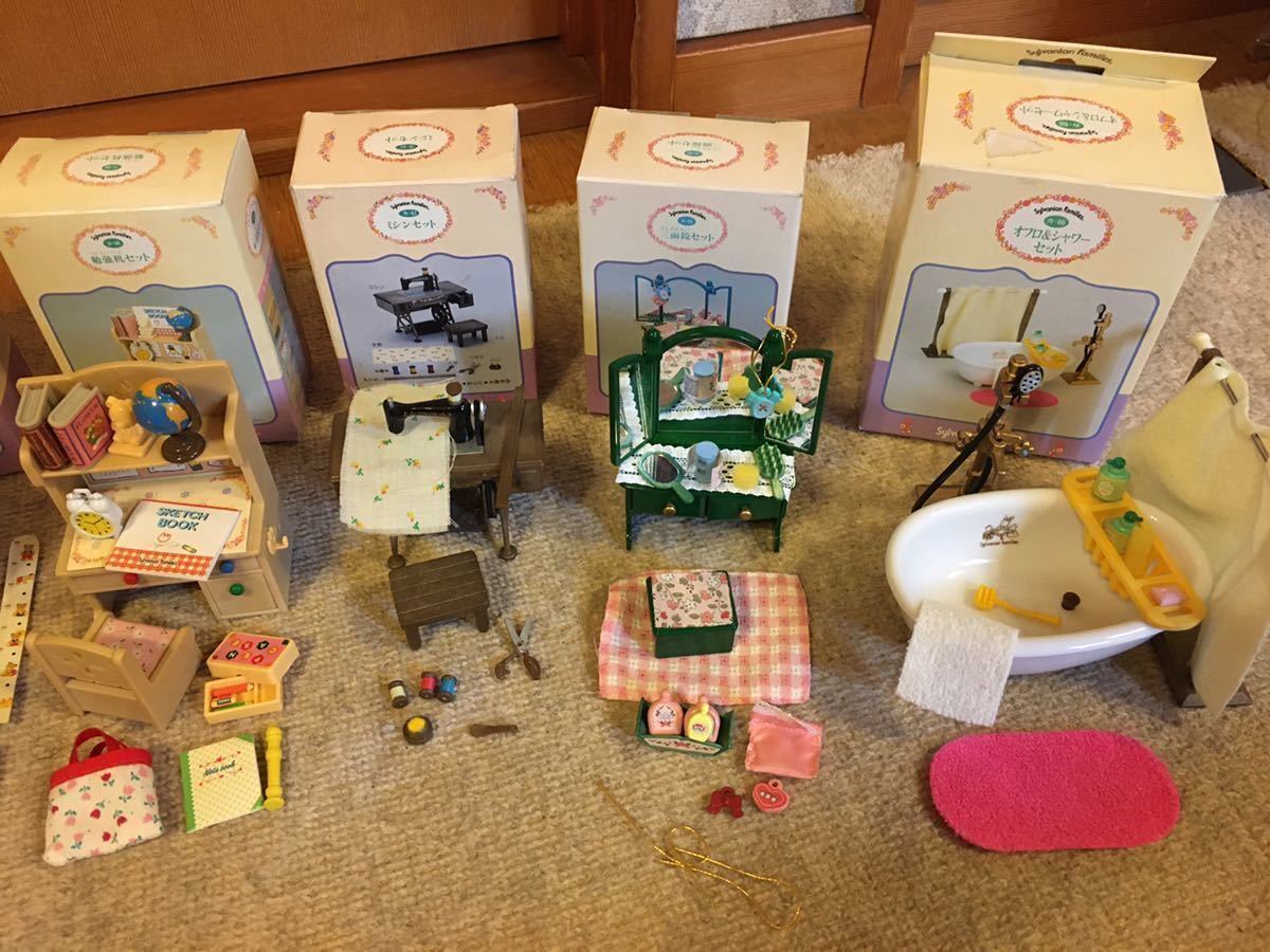 【シルバニアファミリー】まとめ売り 森のレストラン 雑貨屋さん 二段ベッド 乳母車 本棚 チャイルドラック 勉強机 ミシン 三面鏡 風呂など_8