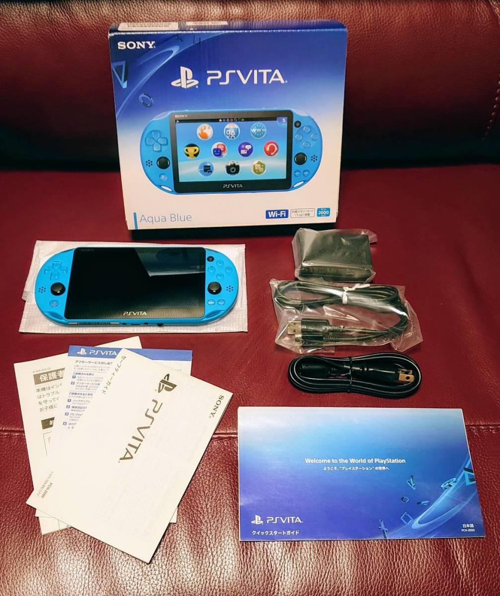 美品 PSVITA2000アクアブルー メモリーカード16GB付き 新古 ソフト3本 