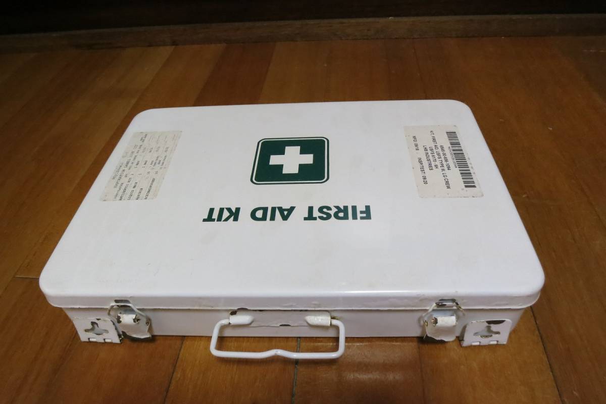 米軍放出品 FIRST AIS KIT スチールBOX MADE IN USA ー1719