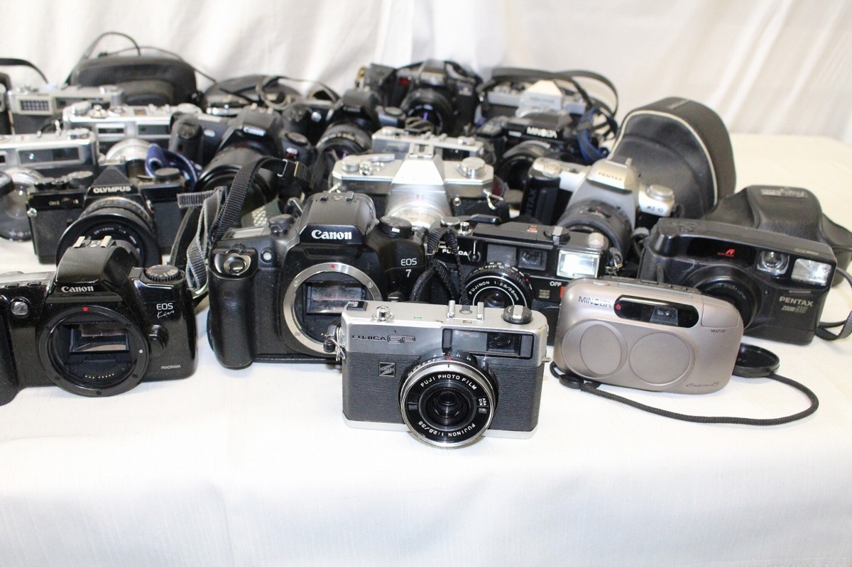 希少 大量 キャノン・オリンパス・ニコン・ミノルタ カタログセット　100冊以上 希少 大量 キャノン・オリンパス・ニコン・ミノルタ カタログセット