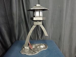 時代 鉄製 丸八透狸形置灯籠 置燈籠 高56cm 重12kg 鉄狸