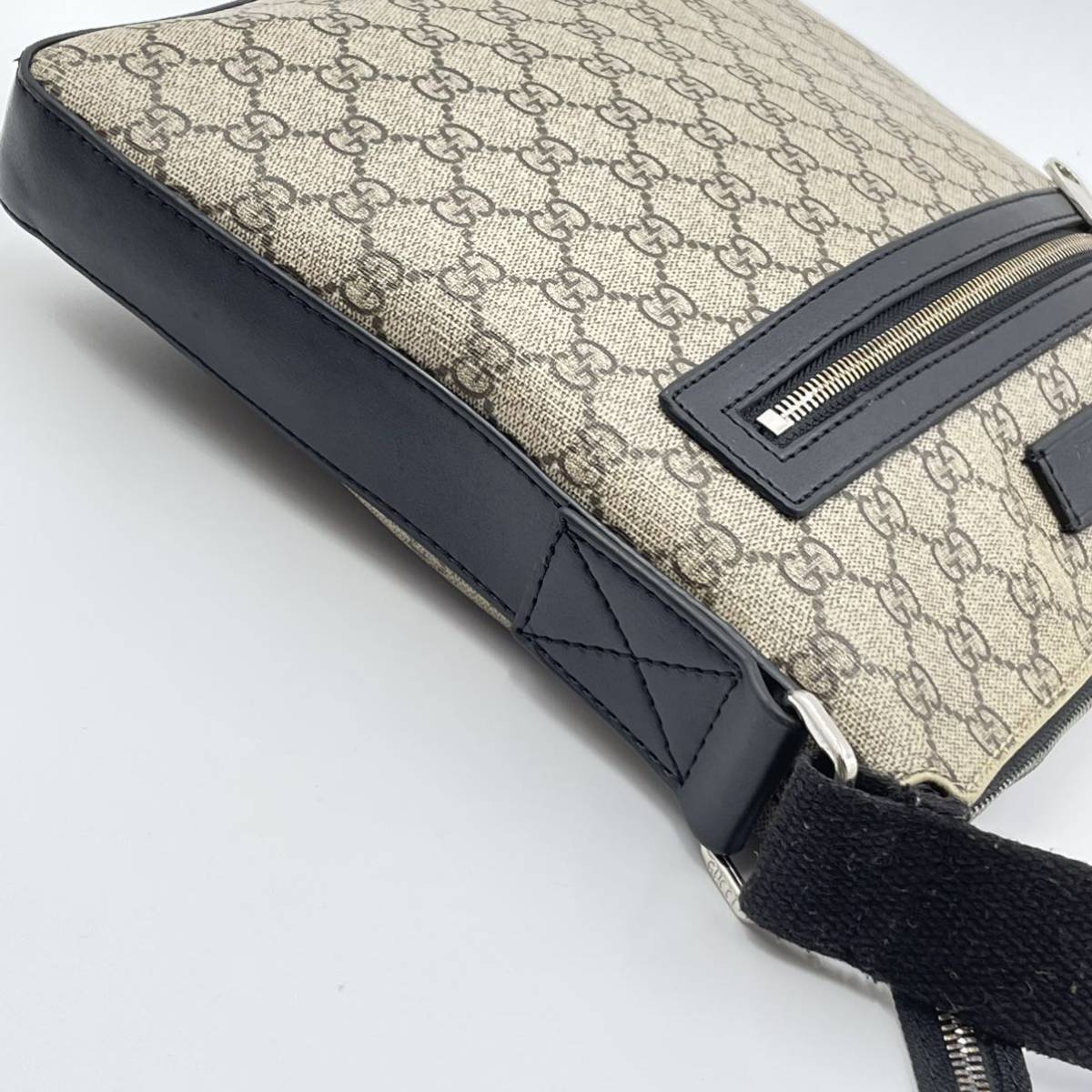 1円～【超極美品】GUCCI グッチ ショルダーバッグ ボディーバッグ GG柄 