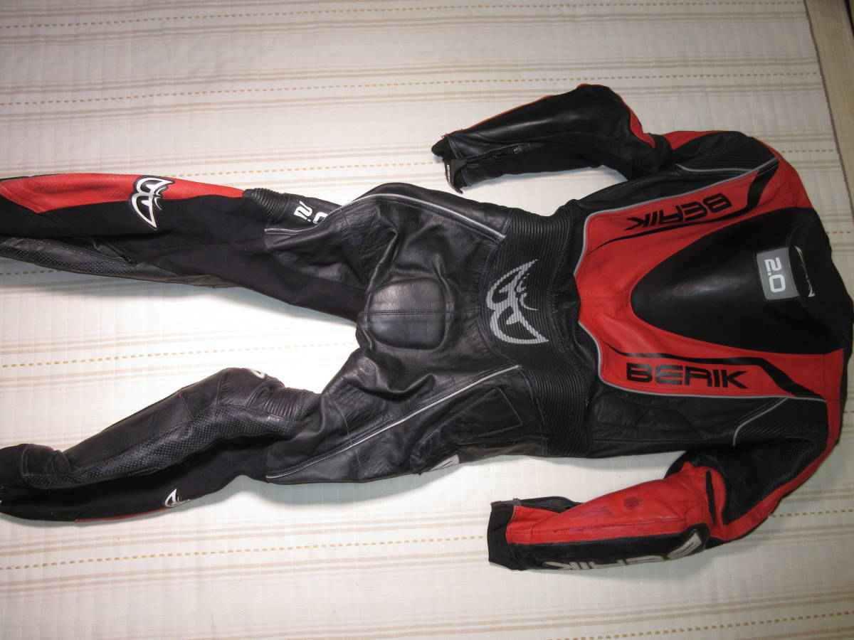 BERIK レーシングスーツ 革ツナギ ベリック 中古品 ブラック 2026年