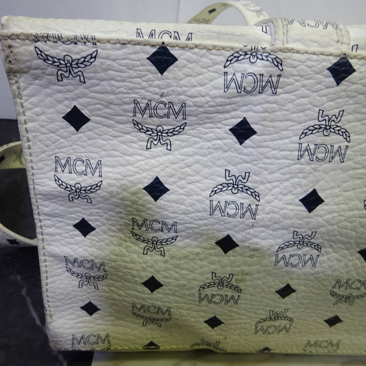 ◇MCM | エムシーエム レザー トートバッグ 白色 【公式通販】