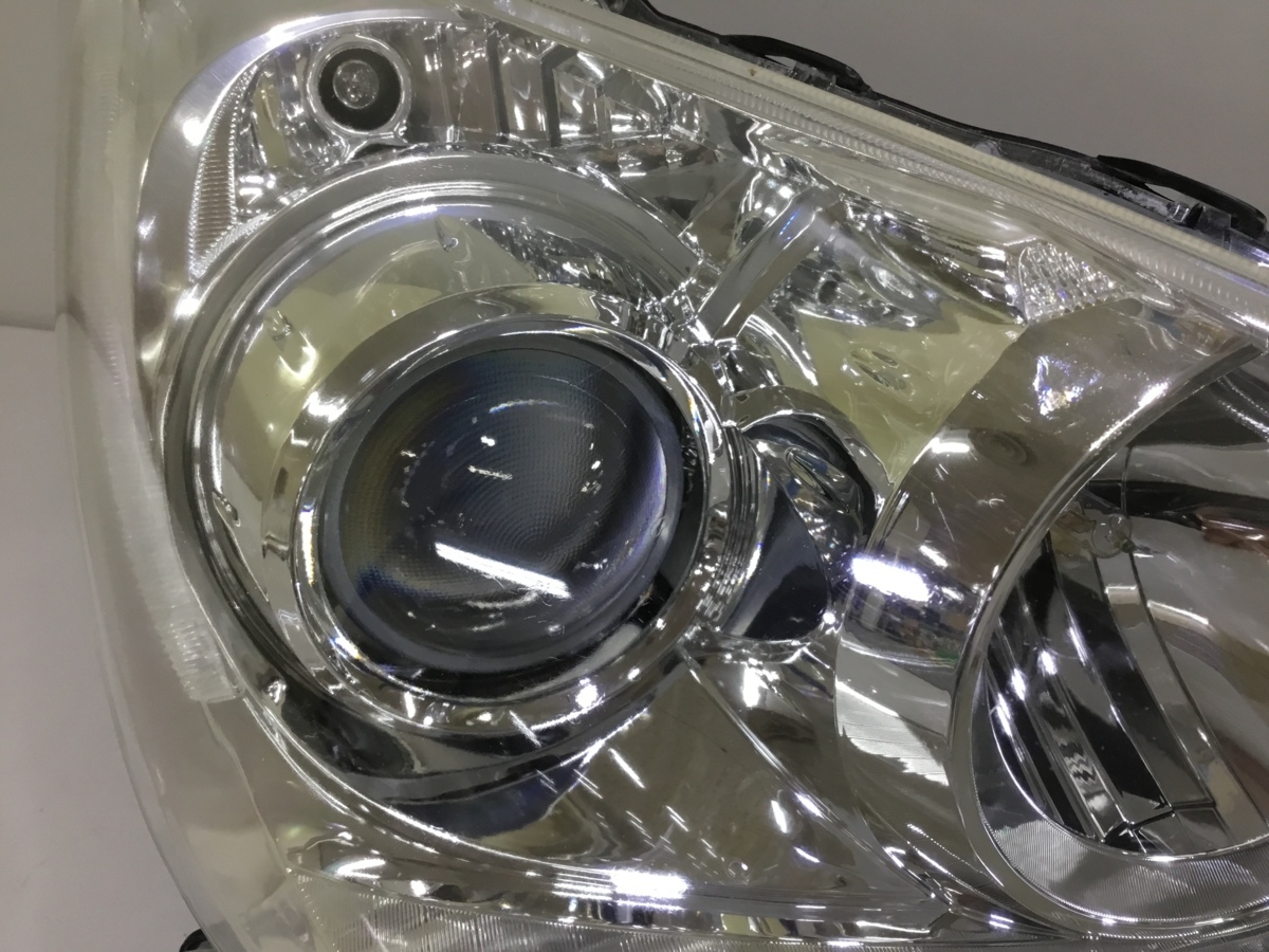 トヨタ NHP10 アクア 純正 前期 ハロゲン ヘッドライト KOITO 52-244 メッキハウジング 左右セット　3627 B20 NHP10  アクア ハロゲン アクア（NHP10）のハロゲンヘッドライトをLEDへ交換しました H23.12〜H26.11 程度良好！！