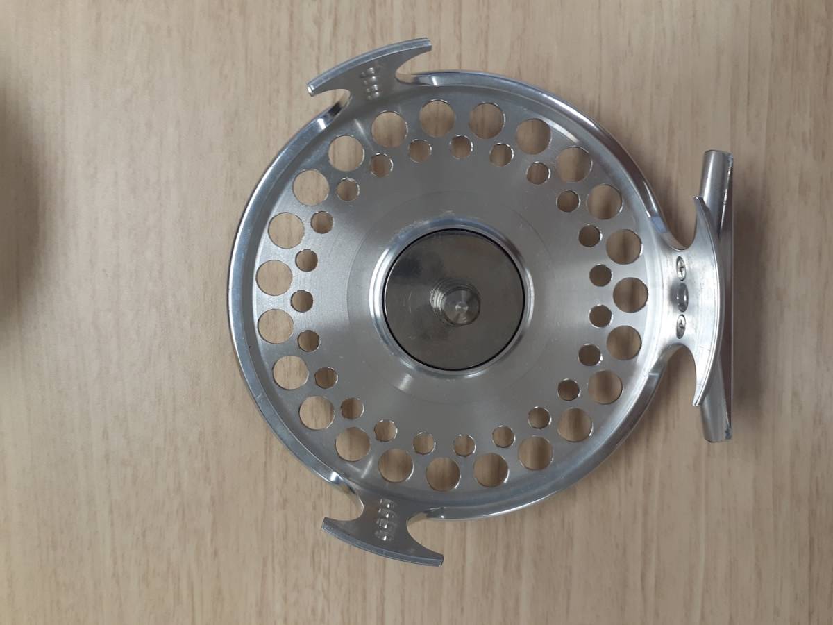 完全未使用品 TIEMCO ORACLE VII フライリール ＃7〜8 完全未使用品