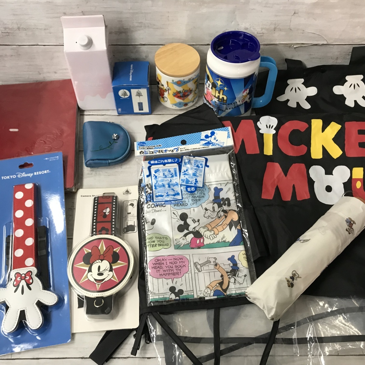 ディズニー 大量セット 品あり グッズ 11点 一眼レフカメラストラップ 折りたたみ傘 小銭入れほか 9b10 80 ディズニー 売買されたオークション情報 Yahooの商品情報をアーカイブ公開 オークファン Aucfan Com
