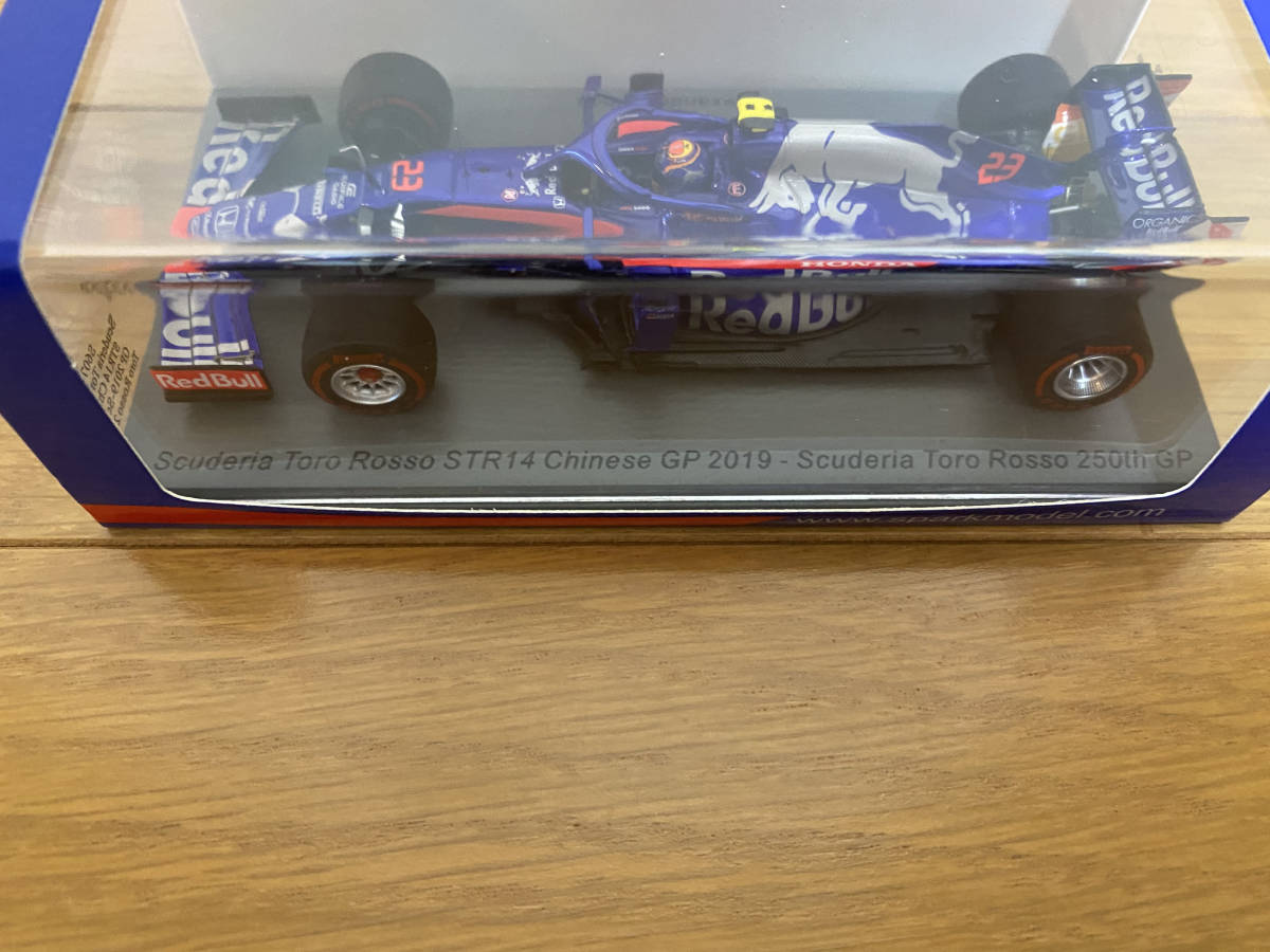 美品 Spark スパーク S6079 1/43 Red Bull Scuderia Toro Rosso