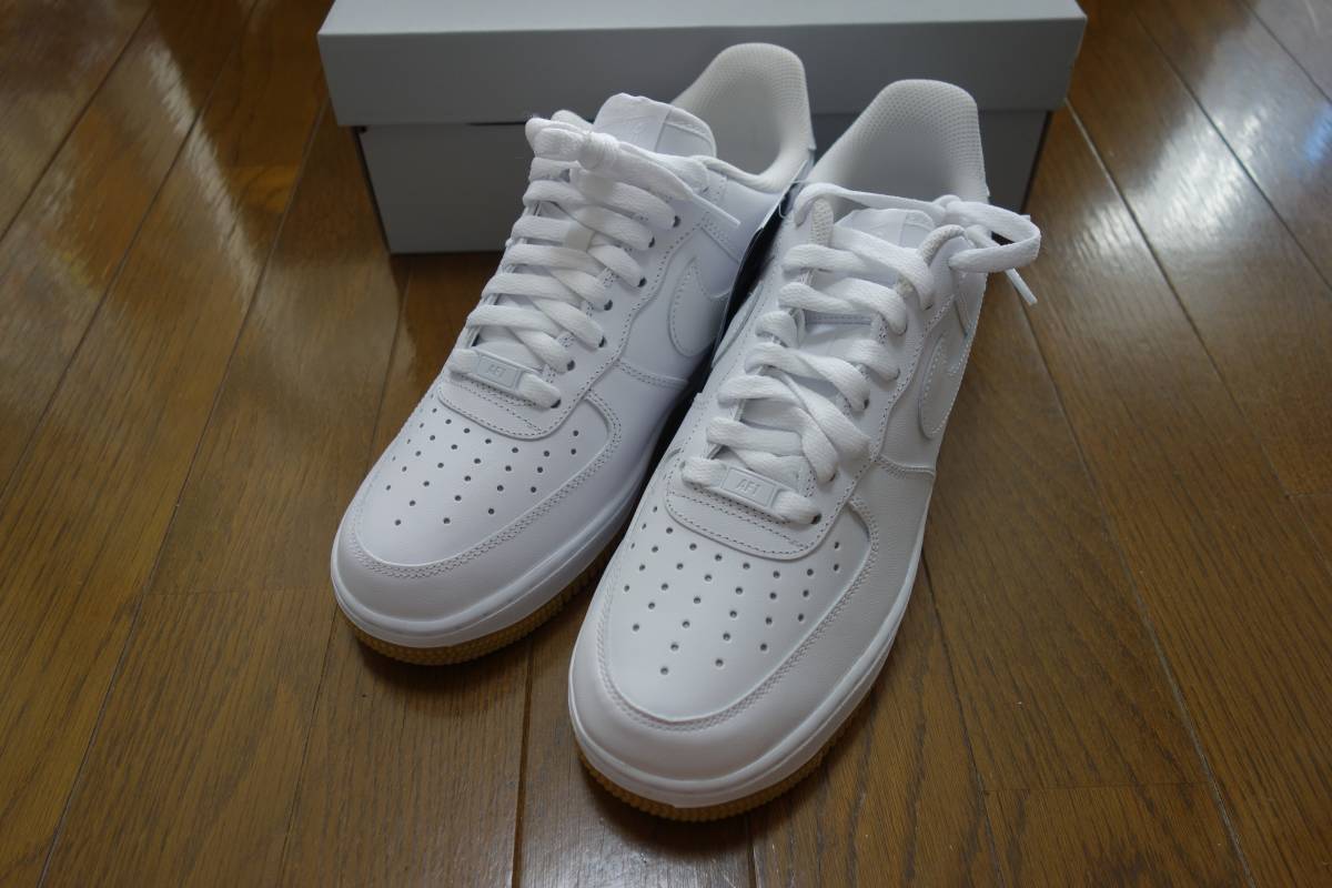 ◆ NIKE ナイキ AIR FORCE 1 白 ホワイト × ガム ソール 26.0cm US8 新品未使用（完売品）