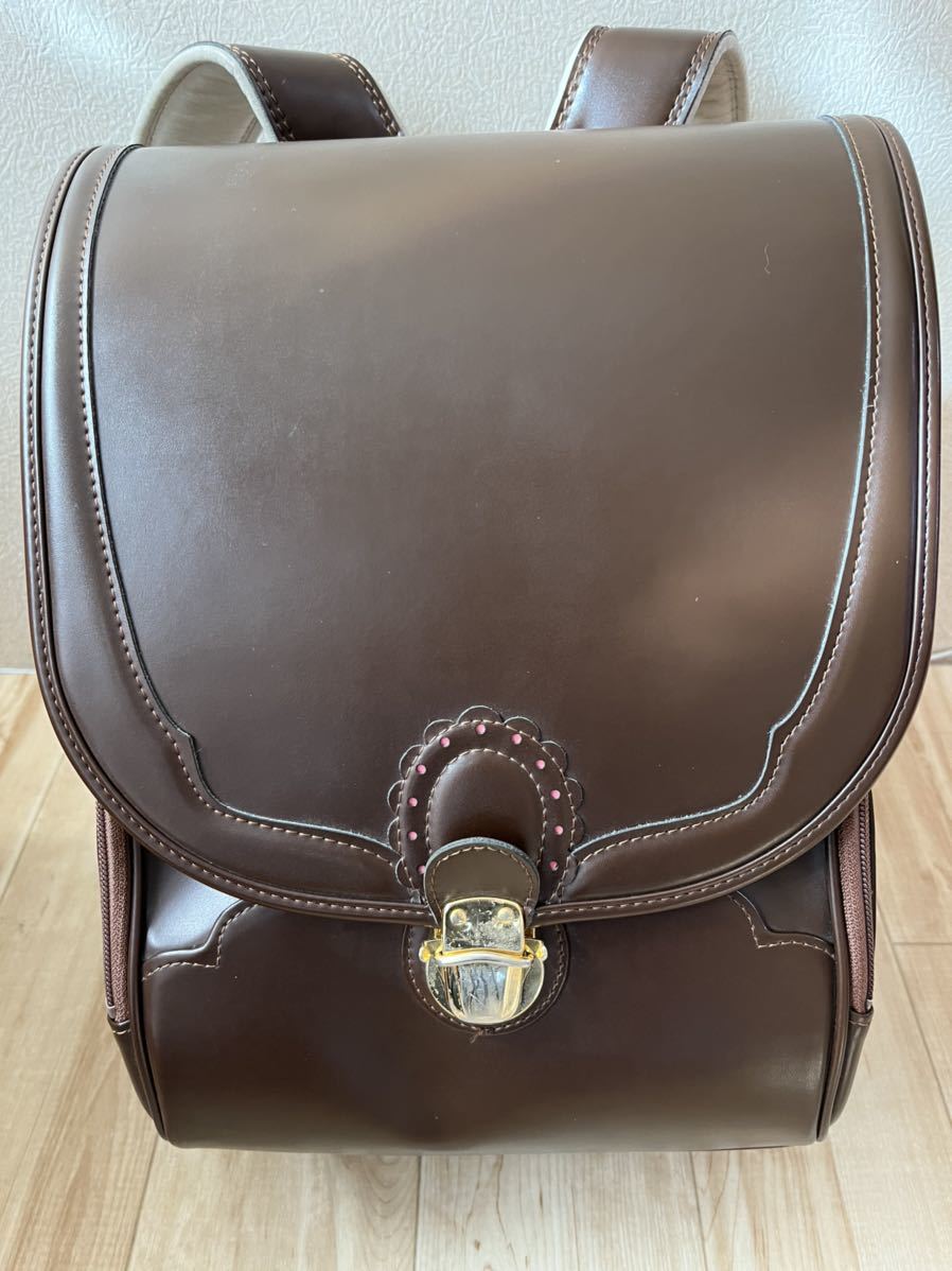 女の子ランドセル シャーリーテンプル 半かぶせ 茶色 双子 ランドセル 売買されたオークション情報 Yahooの商品情報をアーカイブ公開 オークファン Aucfan Com