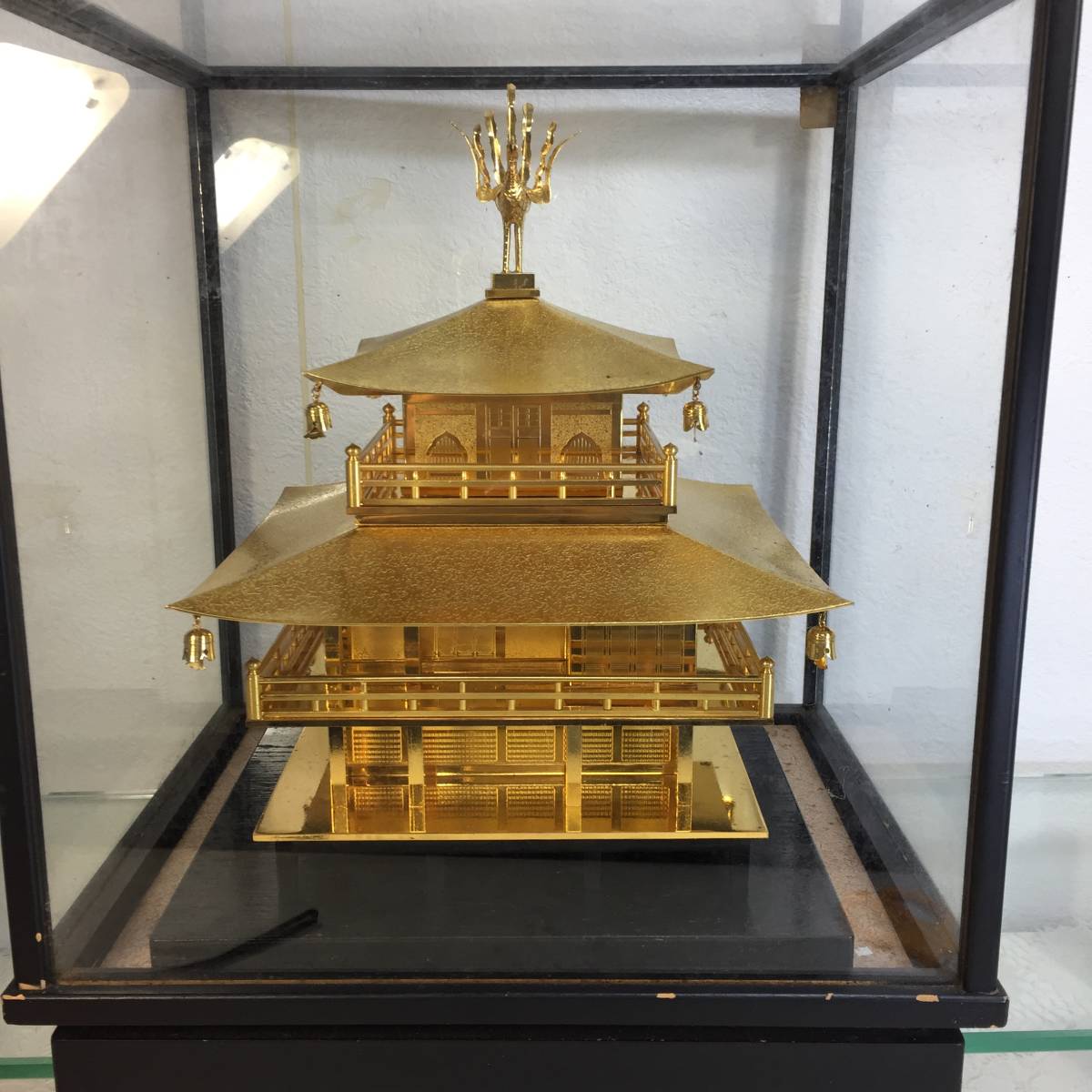 置物 金閣寺 模型 オブジェ 鳳凰 金属製 ガラスケース付 鹿苑寺 ガラス 
