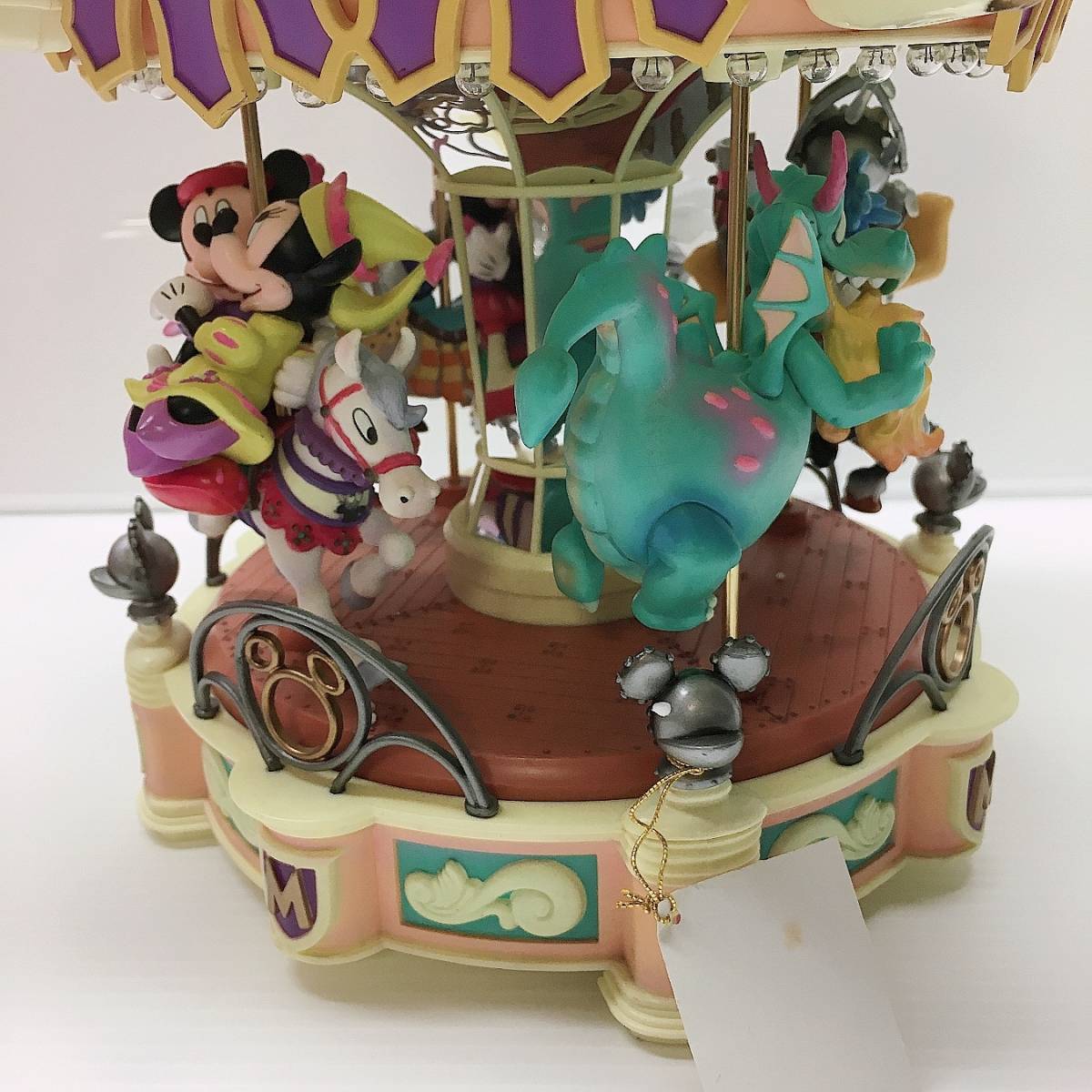ディズニー メリーゴーランド オブジェ オルゴール Enesco Sir Mickey To The Rescue Illuminated Deluxe Action Musical その他 売買されたオークション情報 Yahooの商品情報をアーカイブ公開 オークファン Aucfan Com