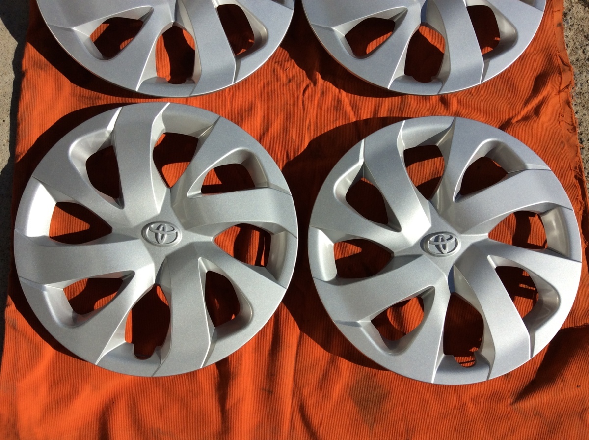 トヨタ シエンタ 純正ホイール 15インチ 5.5J 5穴 ホイールキャップ付 