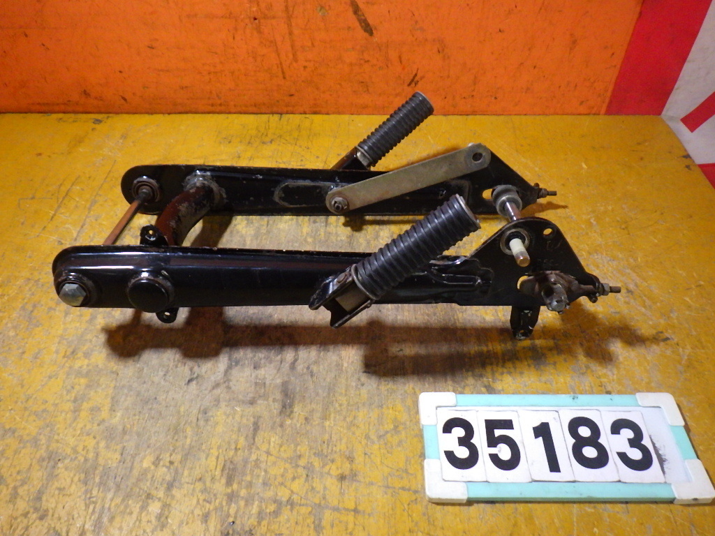 35183 ホンダ HA03 CD90 '87 12V 純正 スイングアーム　タンデムステップ　アクスルシャフト径12ｍｍ
