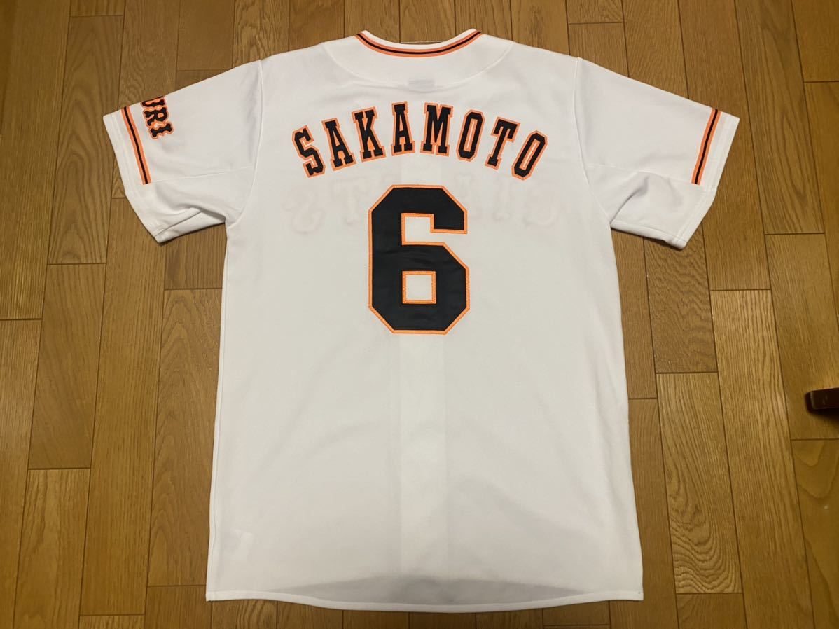 【新品，お買い得】 巨人 ジャイアンツ レプリカユニフォーム 坂本 勇人 6 UNDER ARMOUR アンダー アーマー SM サイズ(応援ユニフォーム、ウエア)｜売買されたオークション情報、yahooの商品情報をアーカイブ公開 - 応援ユニフォーム、ウエア