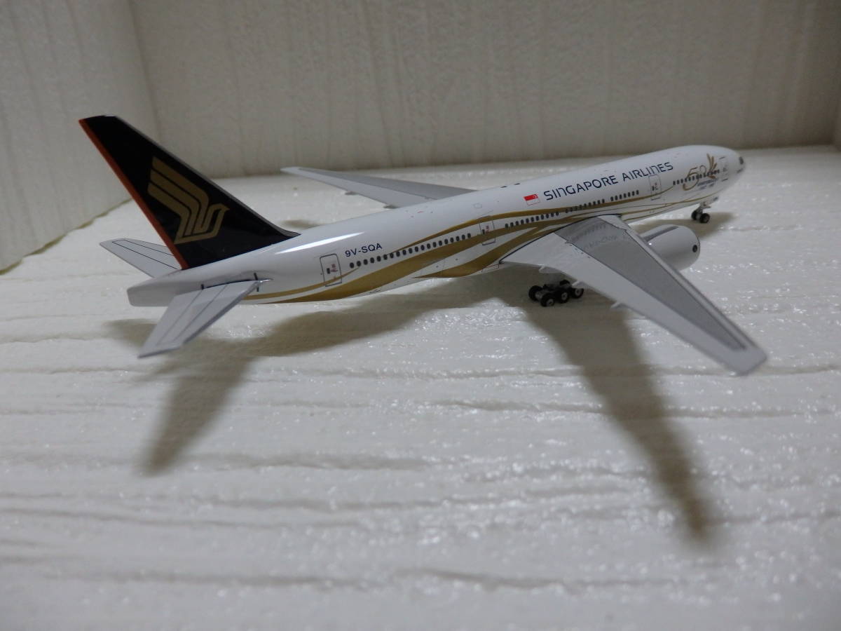 Phoenix 1/400 Boeing B777-200 Singapore Airlines (50th Aniv.) [9V