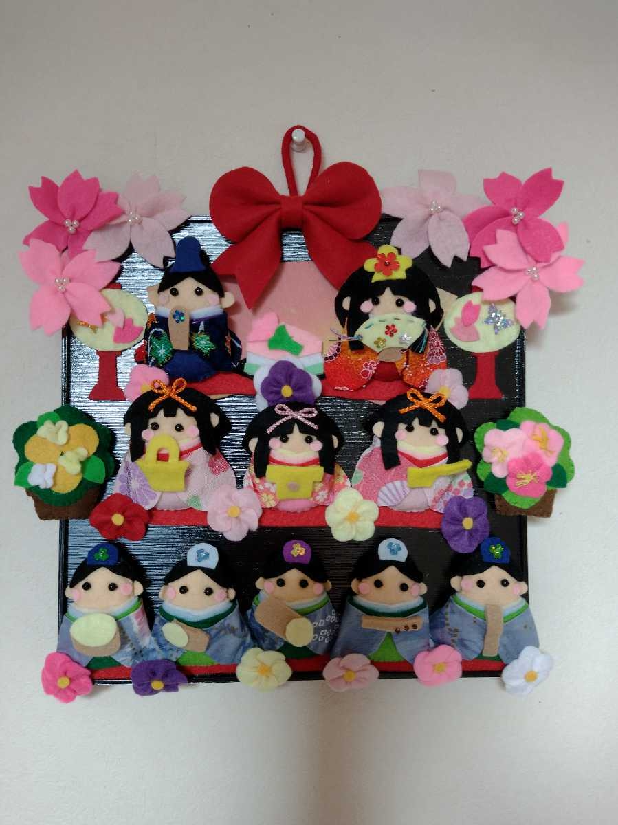ひな祭り 壁飾り ハンドメイド フェルト リース お内裏様 お雛様 三人官女 五人囃子 雛祭り 角盆リース ひな人形 売買されたオークション情報 Yahooの商品情報をアーカイブ公開 オークファン Aucfan Com ひな祭り 壁飾り ハンドメイド フェルト リース お内裏様 お雛様 三人官女 五人囃子 雛祭り 角盆リース ひな人形 売買されたオークション情報 Yahooの商品情報をアーカイブ公開 オークファン Aucfan Com
