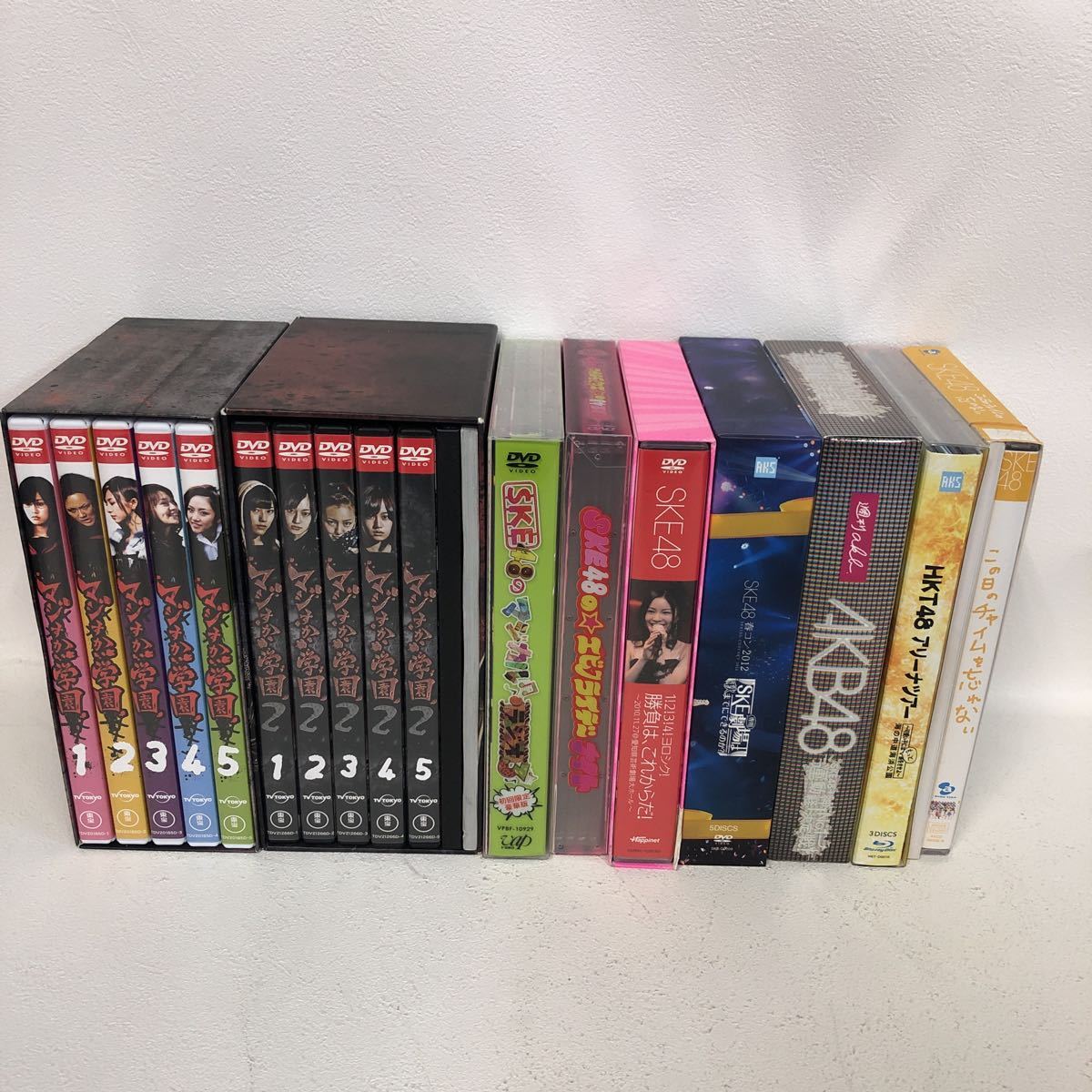 Y0109J3 まとめ☆AKB48 SKE48 HKT48 DVD CD 35巻以上 写真あり