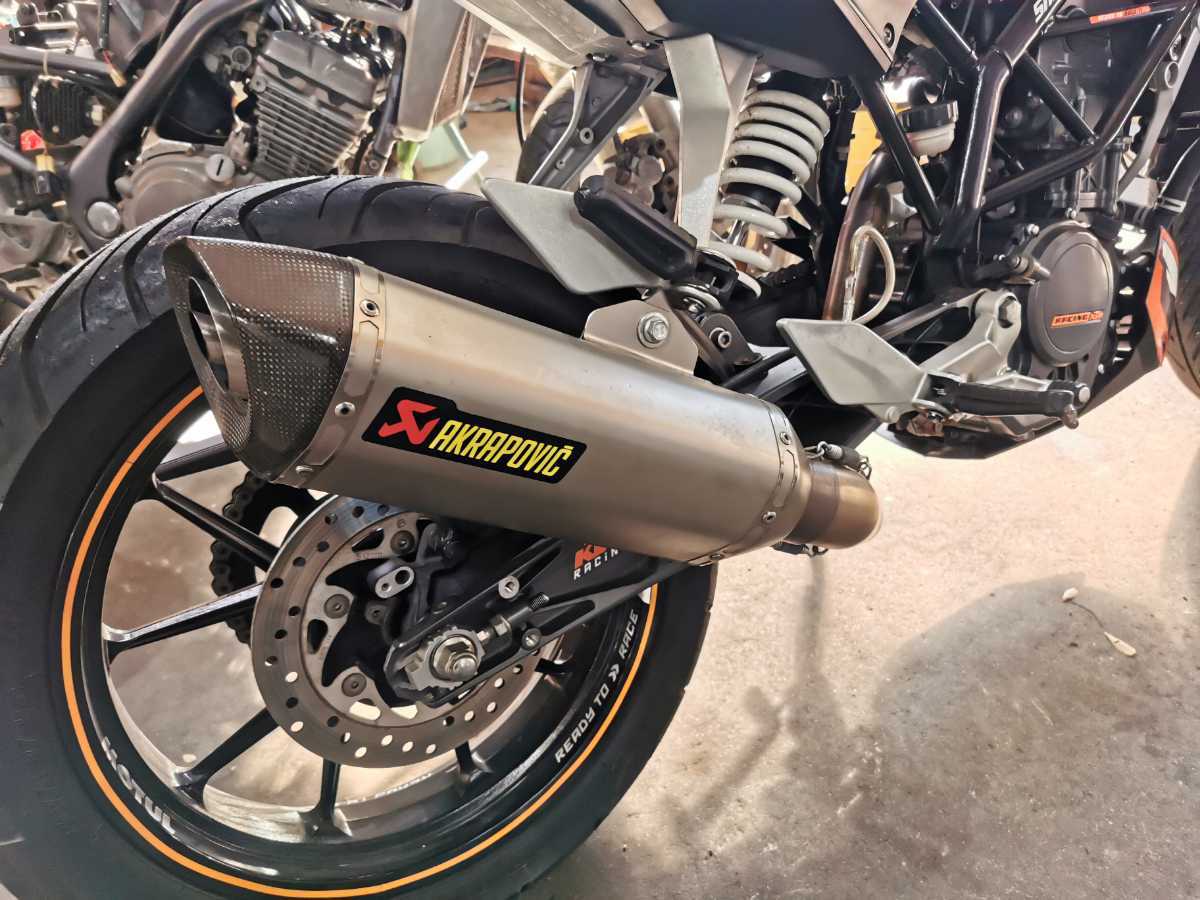 KTM DUKE 125 200 250 390用アクラポビッチマフラー 本物 中古美品 無