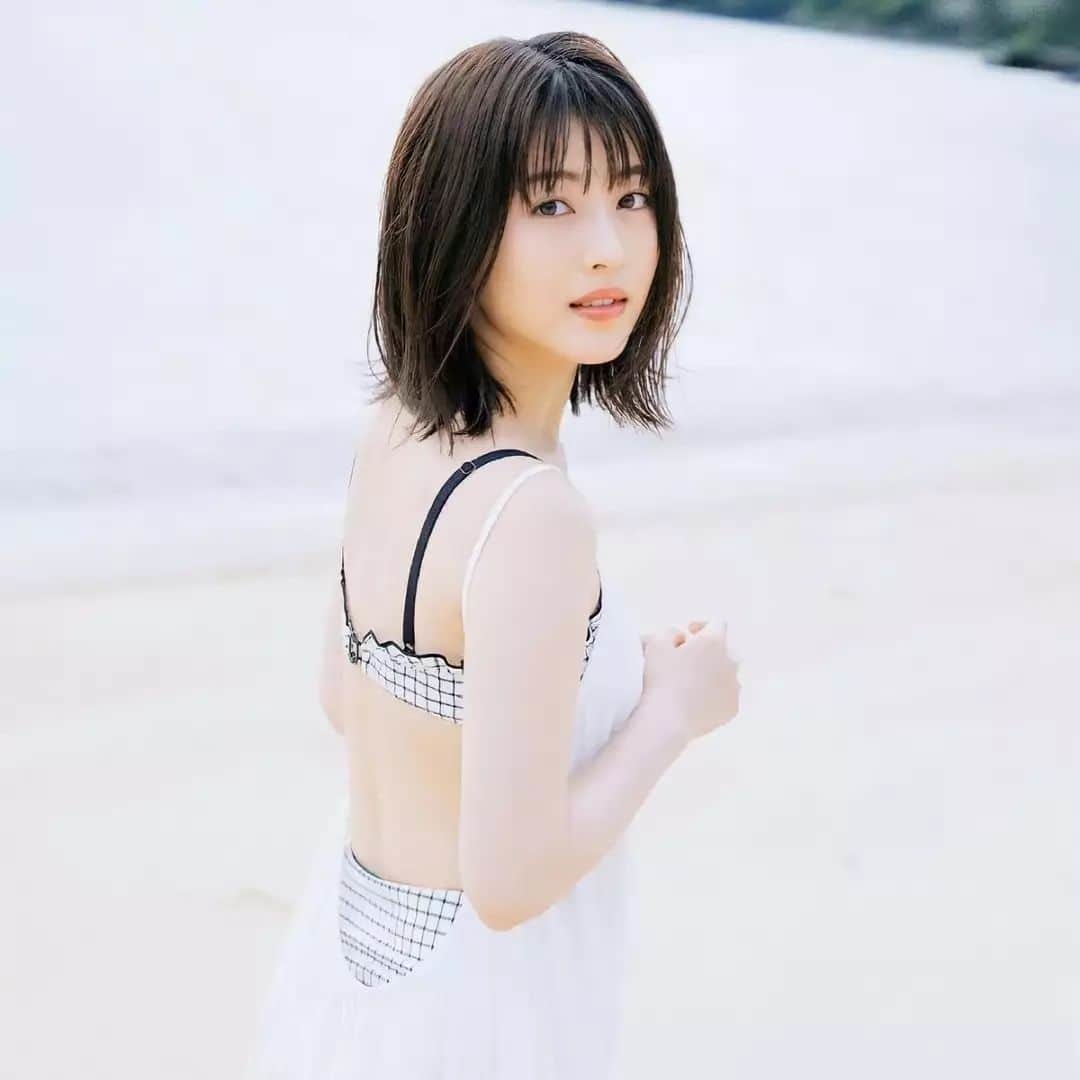 浜辺美波 写真集 『 20 ニジュウ 』 ポスカ付　帯付/美品_2