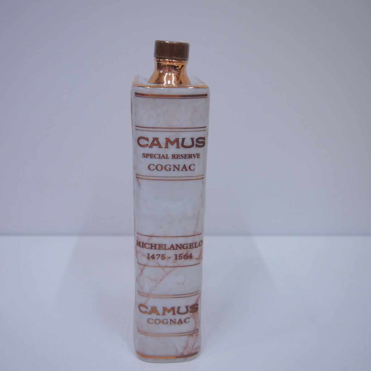 Camus Cognac Special - Reserve CAMUS 40% Porcelain 70cl | cl Camus Cognac Special - Reserve CAMUS 40% Porcelain 70cl | cl
