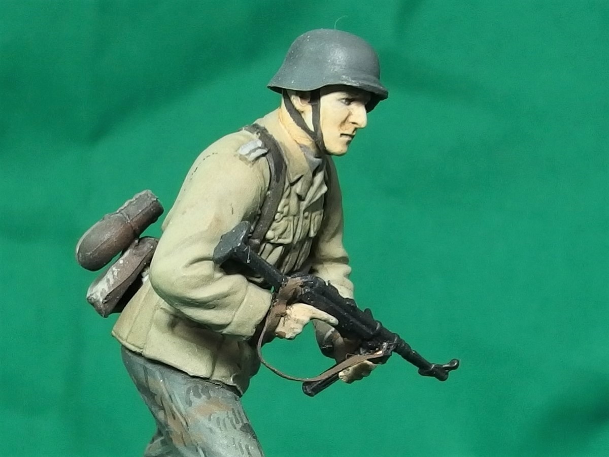 完成品 1 35 Ww2 ドイツ軍コマンド部隊指揮官 オットー スコルツェニー 隊員 2体セット 完成品 売買されたオークション情報 Yahooの商品情報をアーカイブ公開 オークファン Aucfan Com