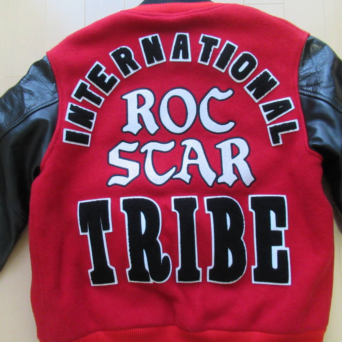 ☆レアコラボ ☆ STUSSY x ROCSTAR ステューシー 袖レザー スタジャン 