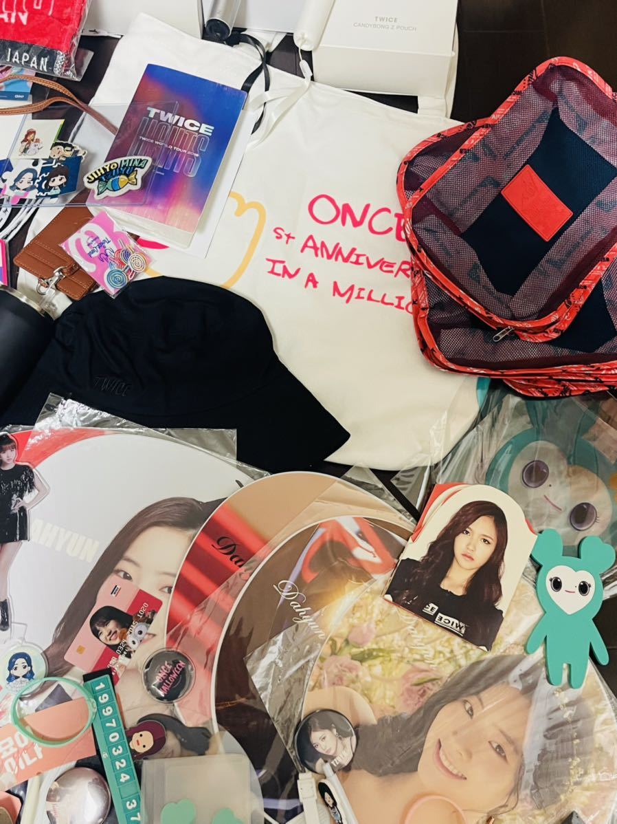 TWICE チェヨン 缶バッジ バック 痛バッグ 缶バッチ セット TWICE