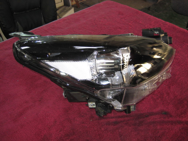 マツダ2 MAZDA2 DJLFS DJLAS DJ5AS DJ5FS 純正 右ヘッドライト LED ALH