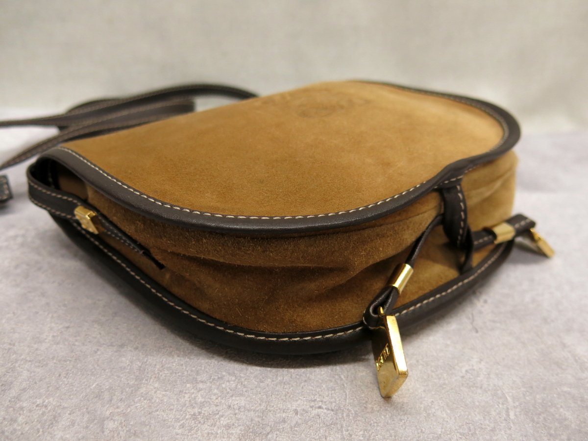 アナグラム ○超美品○LOEWE ロエベ ロゴ型押し 美品 LOEWE ロエベ 