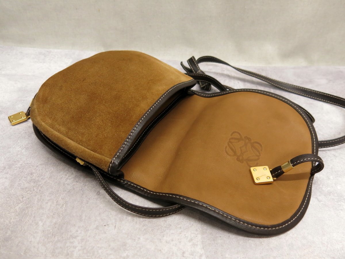アナグラム ○超美品○LOEWE ロエベ ロゴ型押し 美品 LOEWE ロエベ 