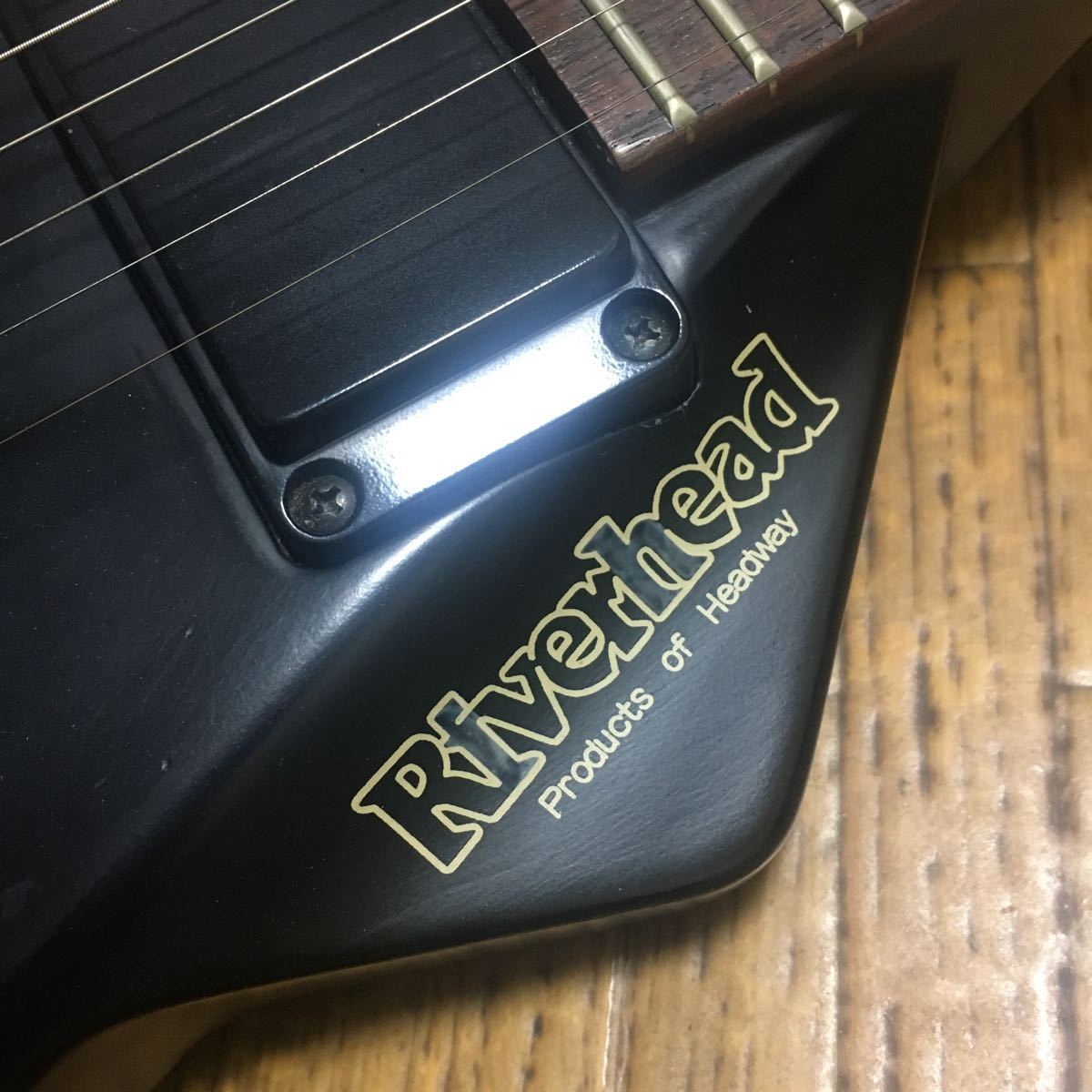 ヘッドレスギター 本体 Riverhead イカギター エレキギターRUG-2090  