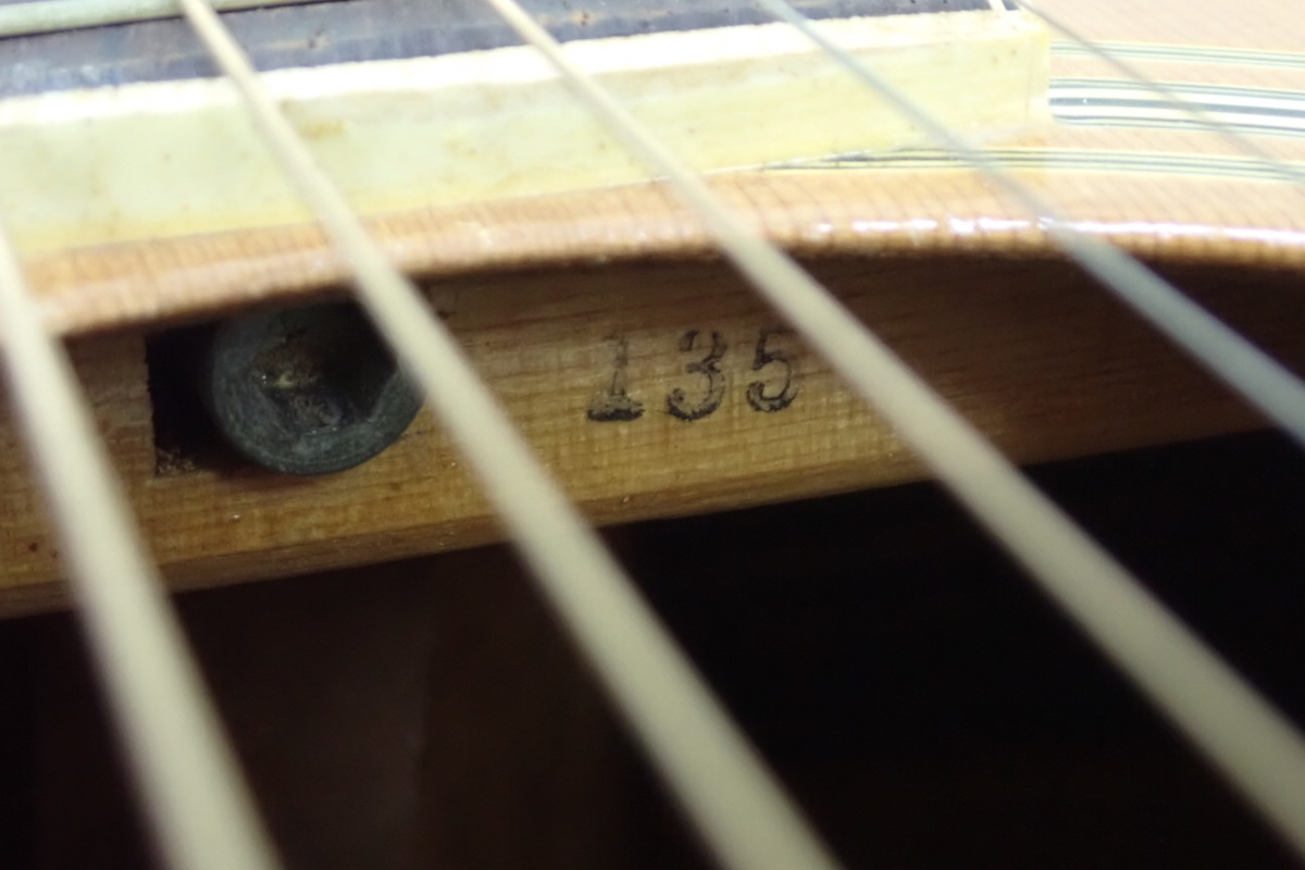 Yamaki アコースティックギター 135 トップ単板　ハードケース付 Yamaki アコースティックギター 135 トップ単板 ハードケース付 Yamaki