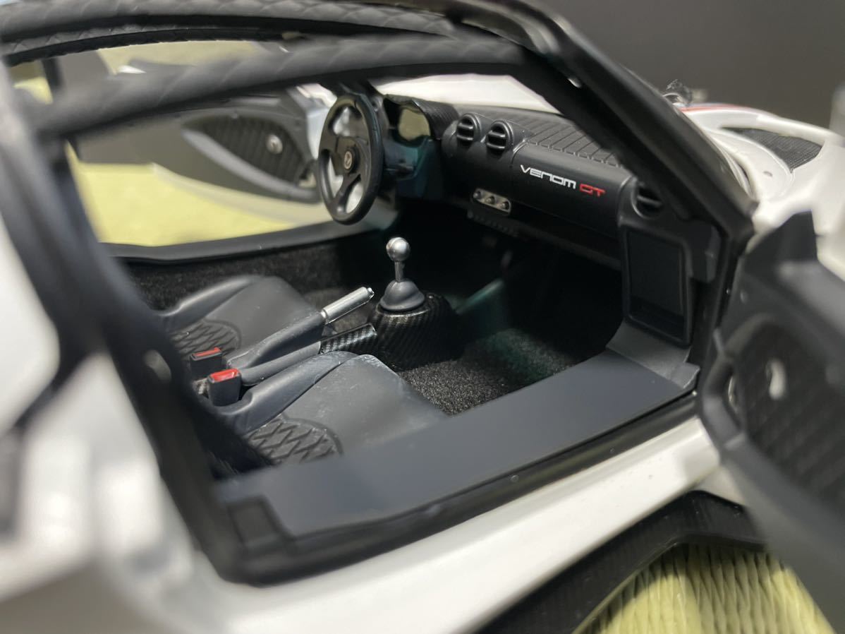 オートアートシグネチャー AUTOart ヘネシー ヴェノム GT スパイダー