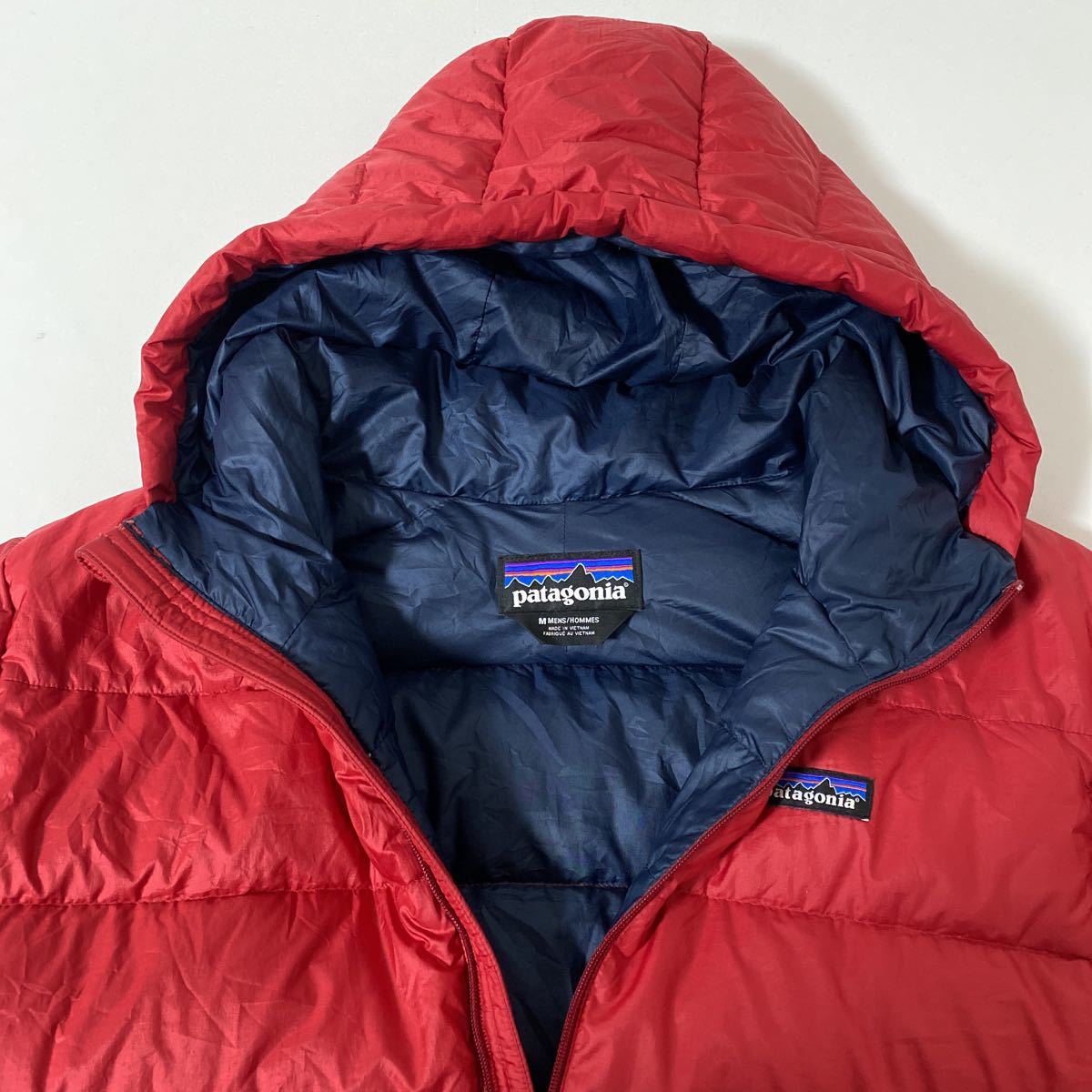 希少 2015年製 patagonia ハイロフトダウンフーディー Mサイズ 美品 
