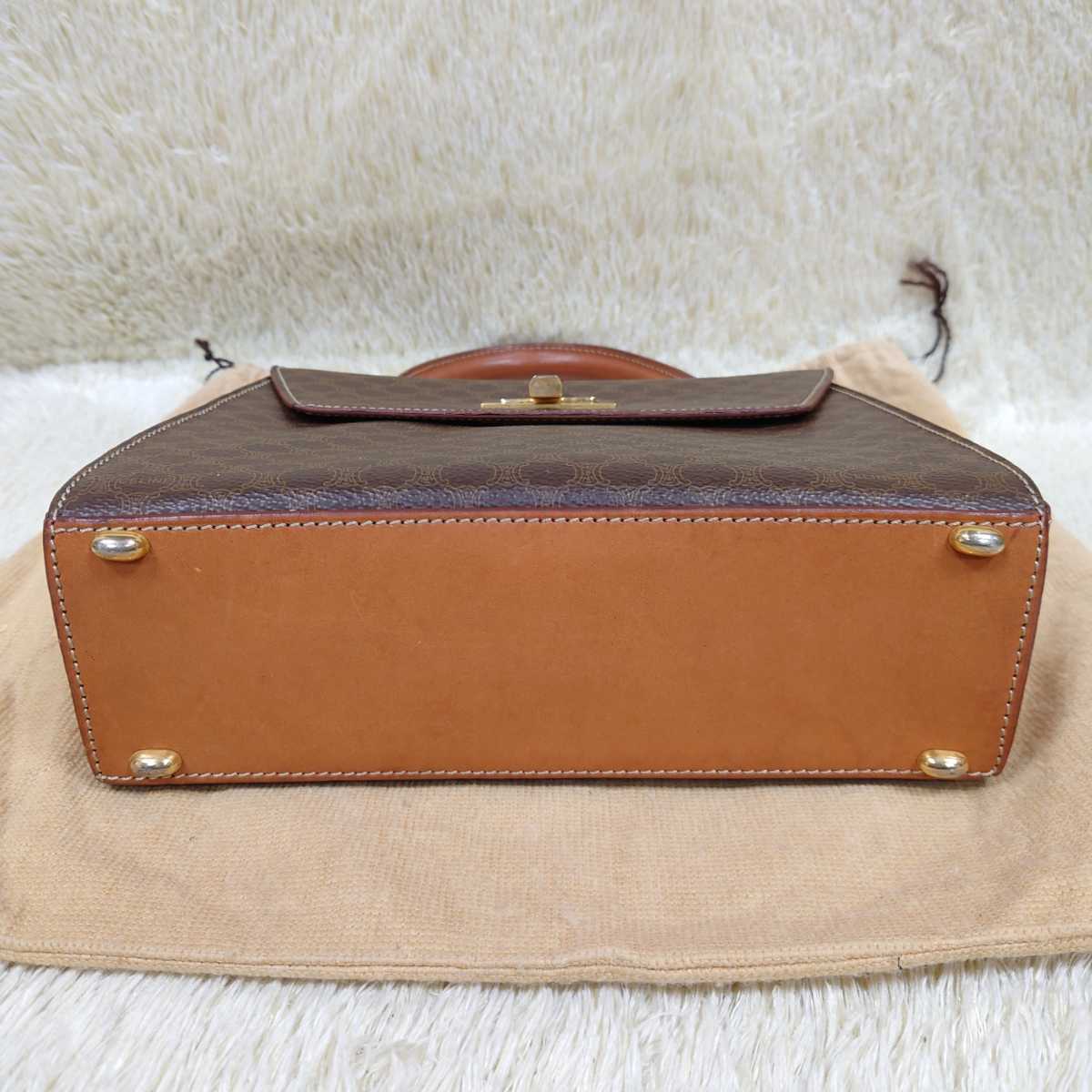 新品 F.C.Real Bristol TOUR BACKPACK FCRB 1円~ 美品 【最高の逸品】 CELINE セリーヌ マカダム トリオンフ