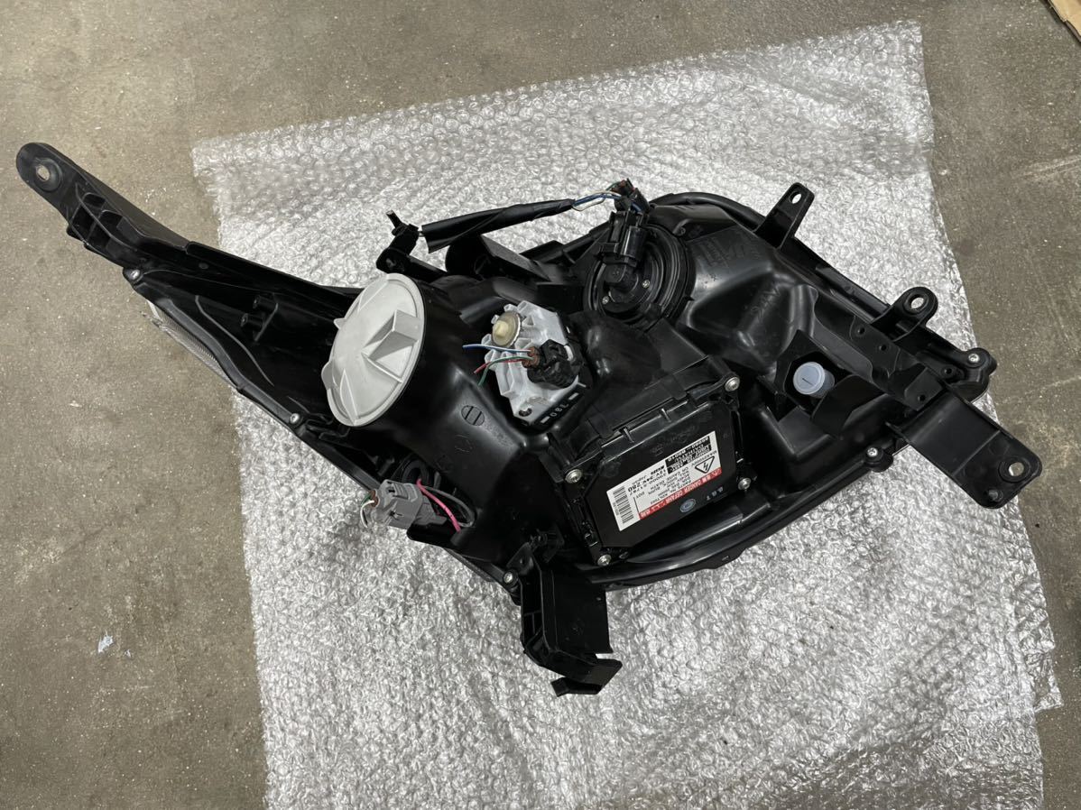 送料込み 【美品】ダイハツ L175S/L185S ムーヴカスタム 前期 純正 HID ヘッドライト 左 100-51867 L175S L185S KOITO 車高調 マフラー ムーヴ（ダイハツ）の価格・スペック情報{平成