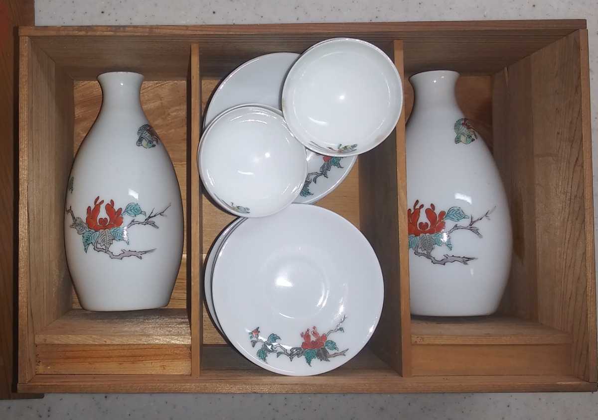 柿右衛門☆牡丹鳳凰絵酒器 友箱☆徳利一対 薄造りお猪口6個 お猪口 