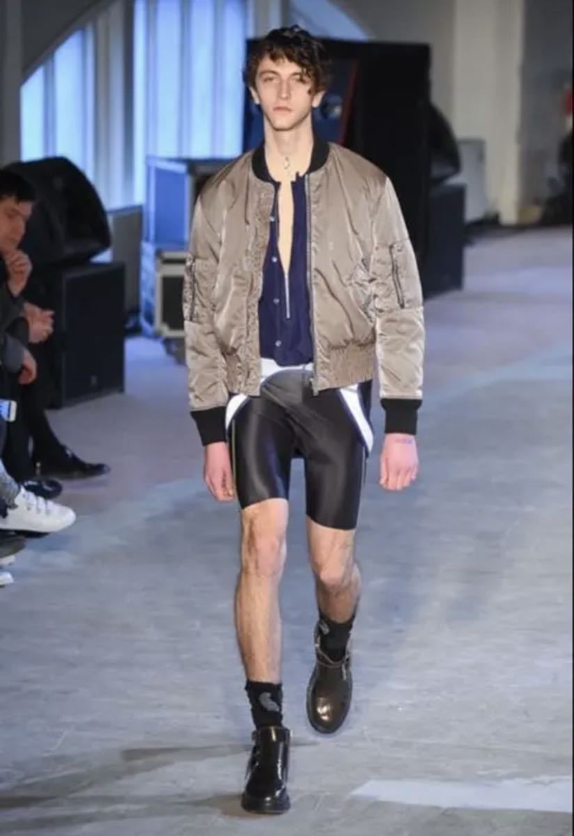 マルジェラ 16aw 40 48 長袖シャツ ブラック ランウェイ プルオーバー ジップ ここのえ アーティザナル 長袖シャツ 売買されたオークション情報 Yahooの商品情報をアーカイブ公開 オークファン Aucfan Com