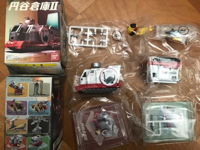 円谷倉庫Ⅱ ボーンフリー1号＆フリービークル ボーンフリー2号＆フリー