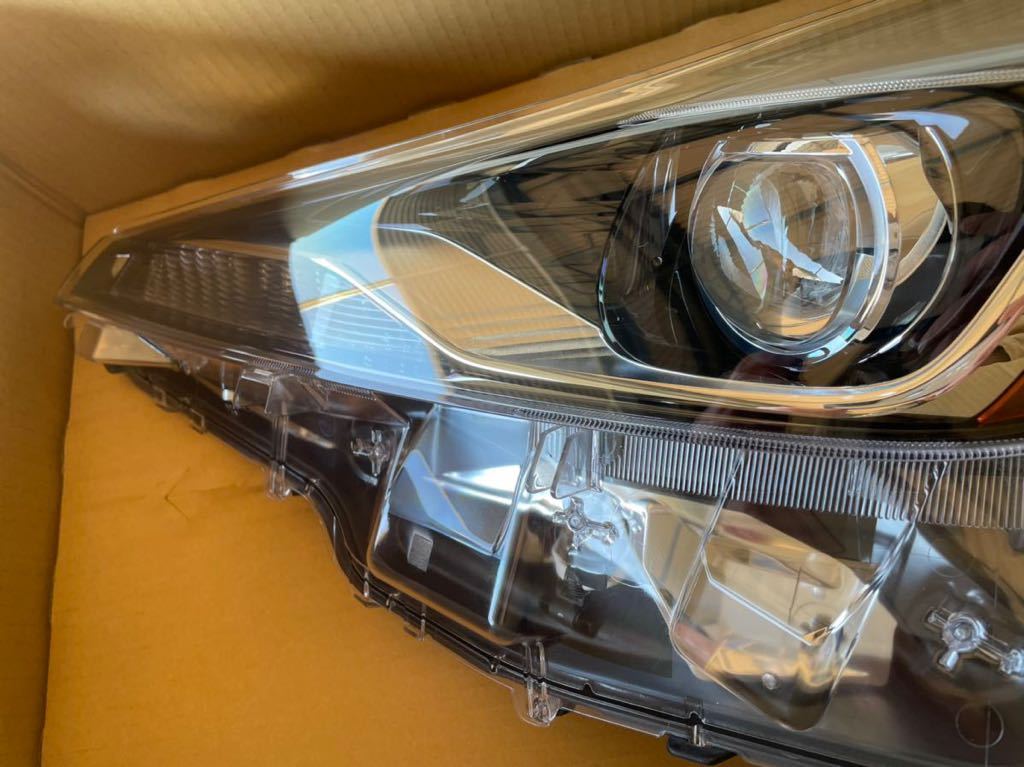 ☆プリウス50系 ヘッドライト ユニット左側 81185-47850☆ LED