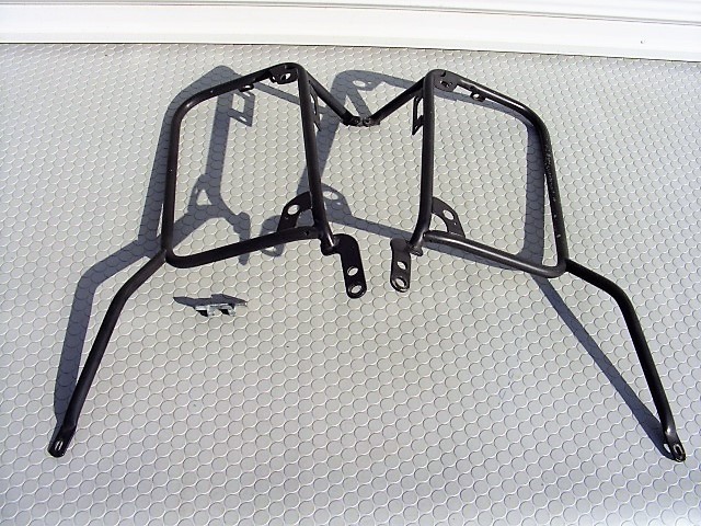 BMW R100RS/RT 純正 パニアケースホルダー ステー 250117WN0049 純正 ◎BMW R100RS バイク R100RS用純正トップケース、鍵ステー付き パニアケース(車用品・バイク用品)の通販 BMW R100RS/RT 純正 パニアケースホルダー ステー 250117WN0049 純正 ◎BMW R100RS バイク R100RS用純正トップケース、鍵ステー付き パニアケース(車用品・バイク用品)の通販