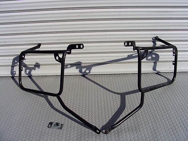 BMW R100RS/RT 純正 パニアケースホルダー ステー 250117WN0049 純正 ◎BMW R100RS バイク R100RS用純正トップケース、鍵ステー付き パニアケース(車用品・バイク用品)の通販 BMW R100RS/RT 純正 パニアケースホルダー ステー 250117WN0049 純正 ◎BMW R100RS バイク R100RS用純正トップケース、鍵ステー付き パニアケース(車用品・バイク用品)の通販