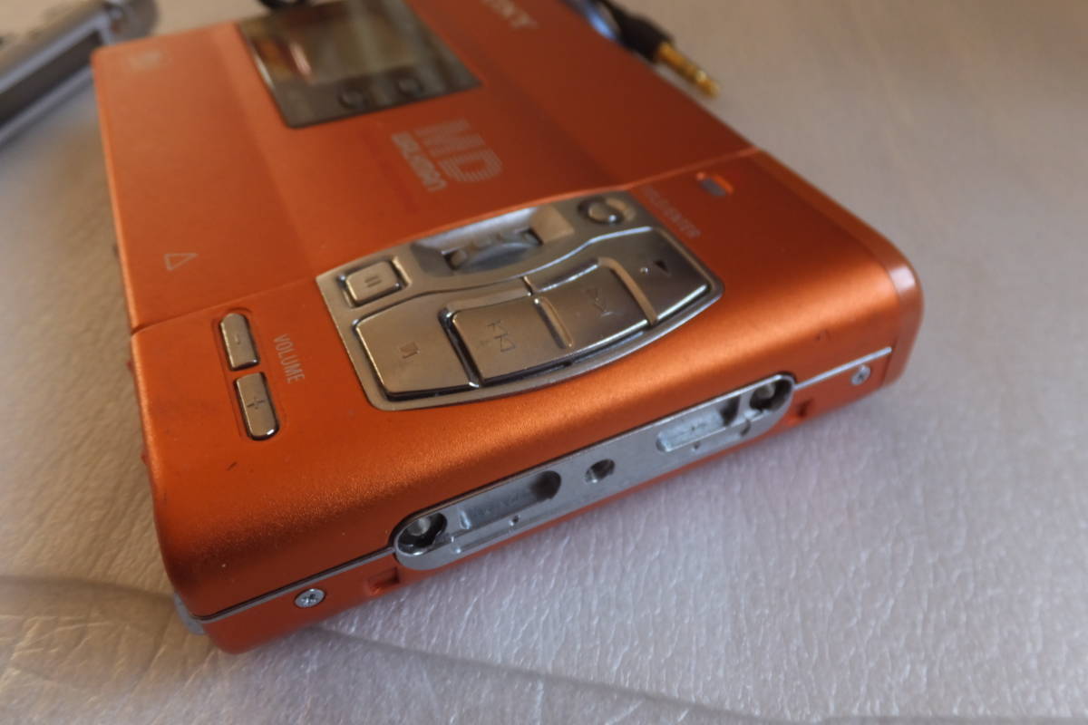 SONY MZ-R50 ポータブルMDプレーヤー オレンジ MZ-R50 SONY ジャンク扱い ジャンク品 MZ-R50（全体的に反応鈍め） MZ-