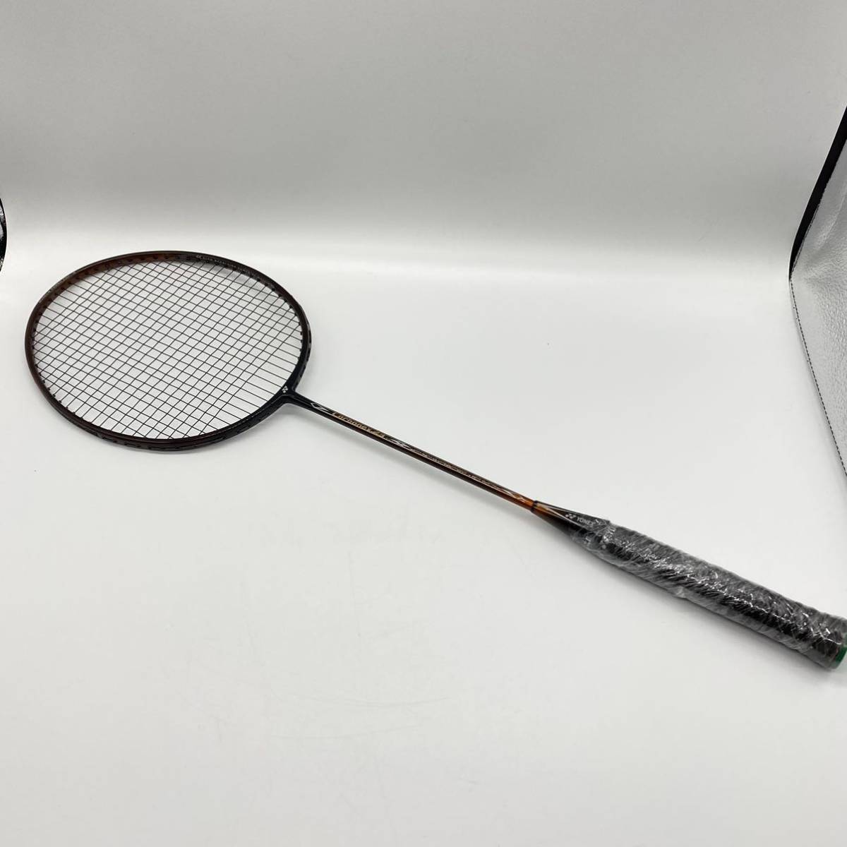 送料無料】 YONEX バドミントンラケット Carbonex 23 2UG5 18〜22lbs