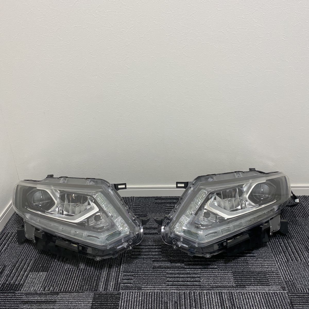 中古 超美品 日産 T32/NT32/HT32/HNT32 前期 エクストレイル LED 